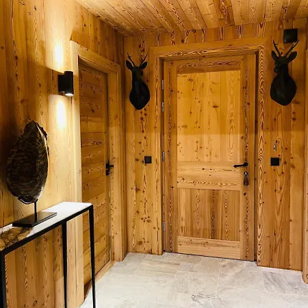 Red Apartment Megeve